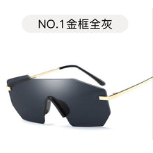 Load image into Gallery viewer, Vintage Sunglasses Women and Men