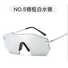 Load image into Gallery viewer, Vintage Sunglasses Women and Men